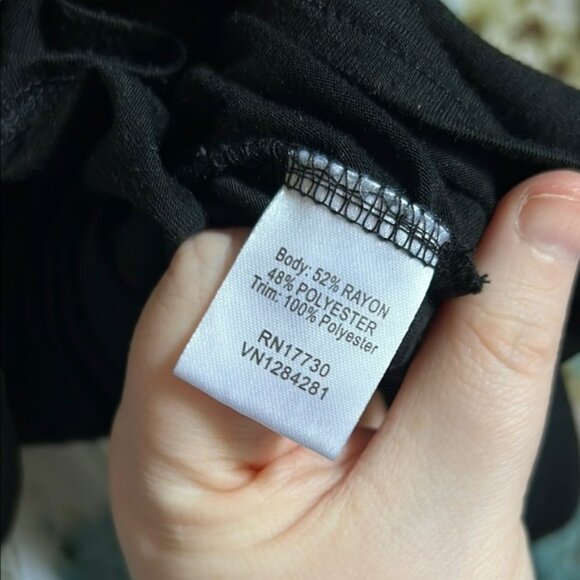 Converse flowy Black Sleeveless Top - Picture 5 of 8